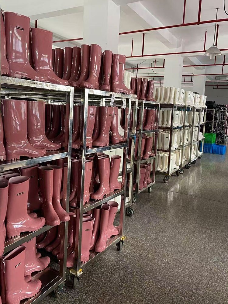 OEM PVC rain boots manufacturing capabilities