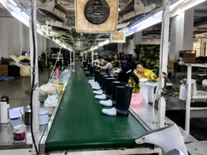 PVC rain boots injection molding production line